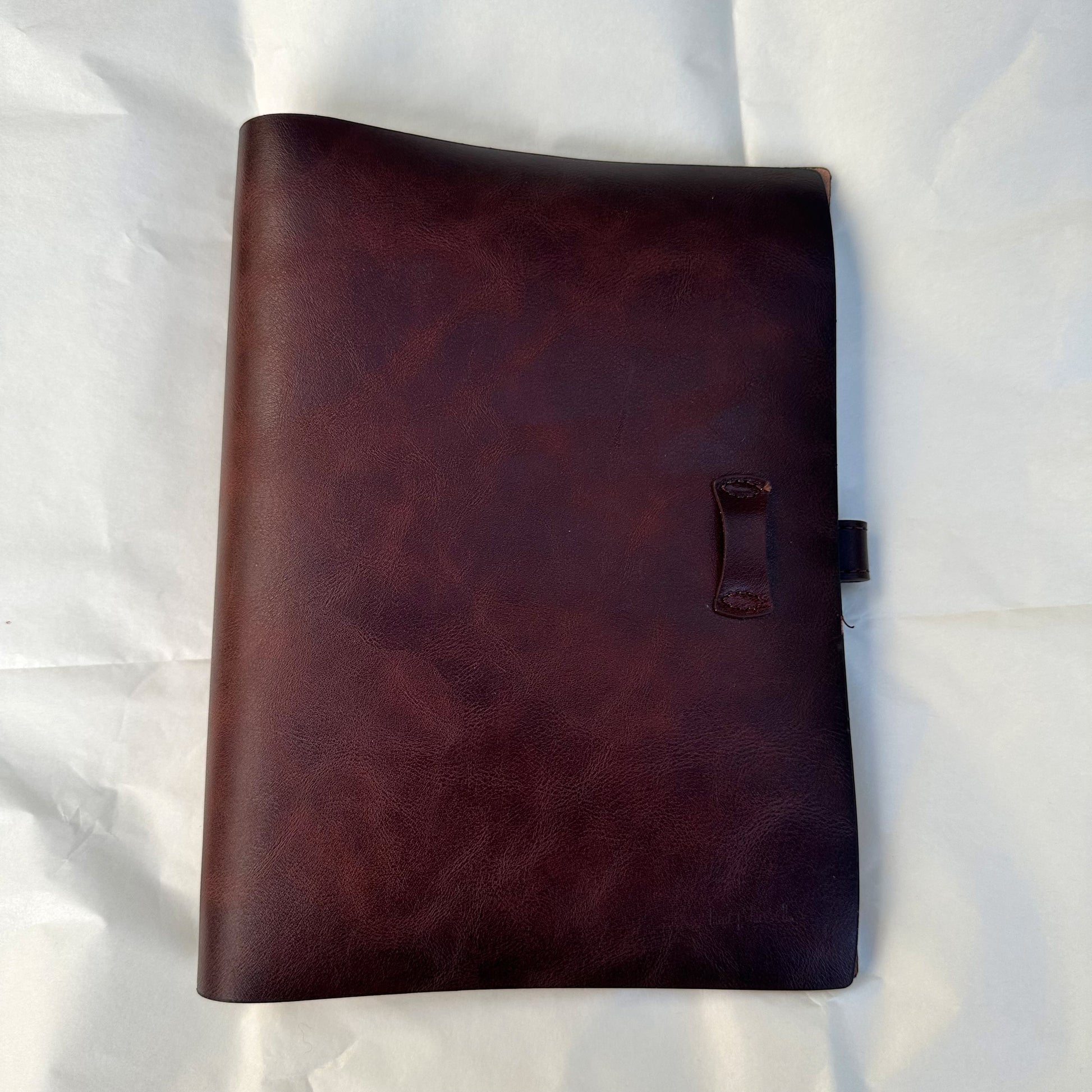 Bella's Kitchen Premium Genuine Leather A5 Binder – closed view