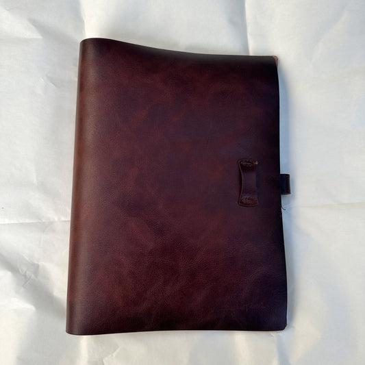 Bella's Kitchen Premium Genuine Leather A5 Binder – closed view